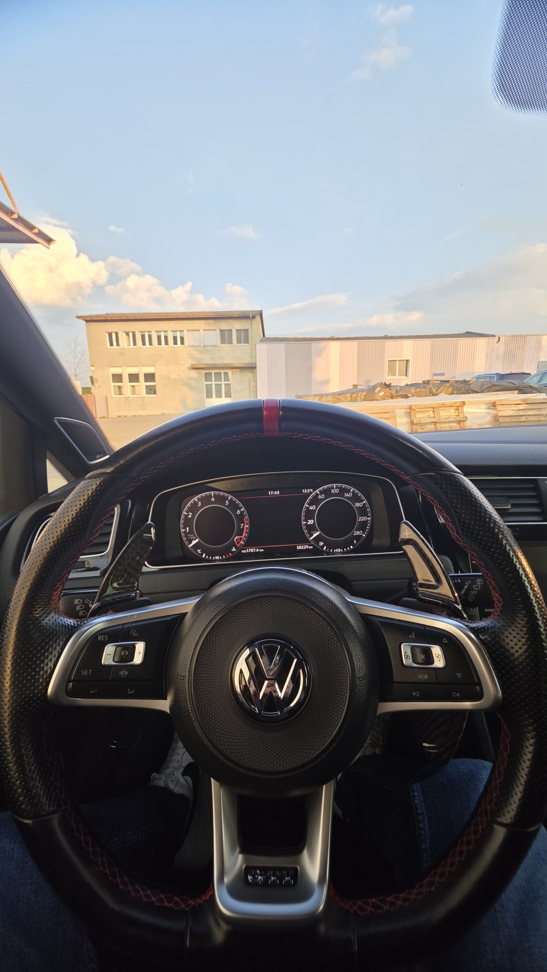 VW Golf 7 GTI TCR