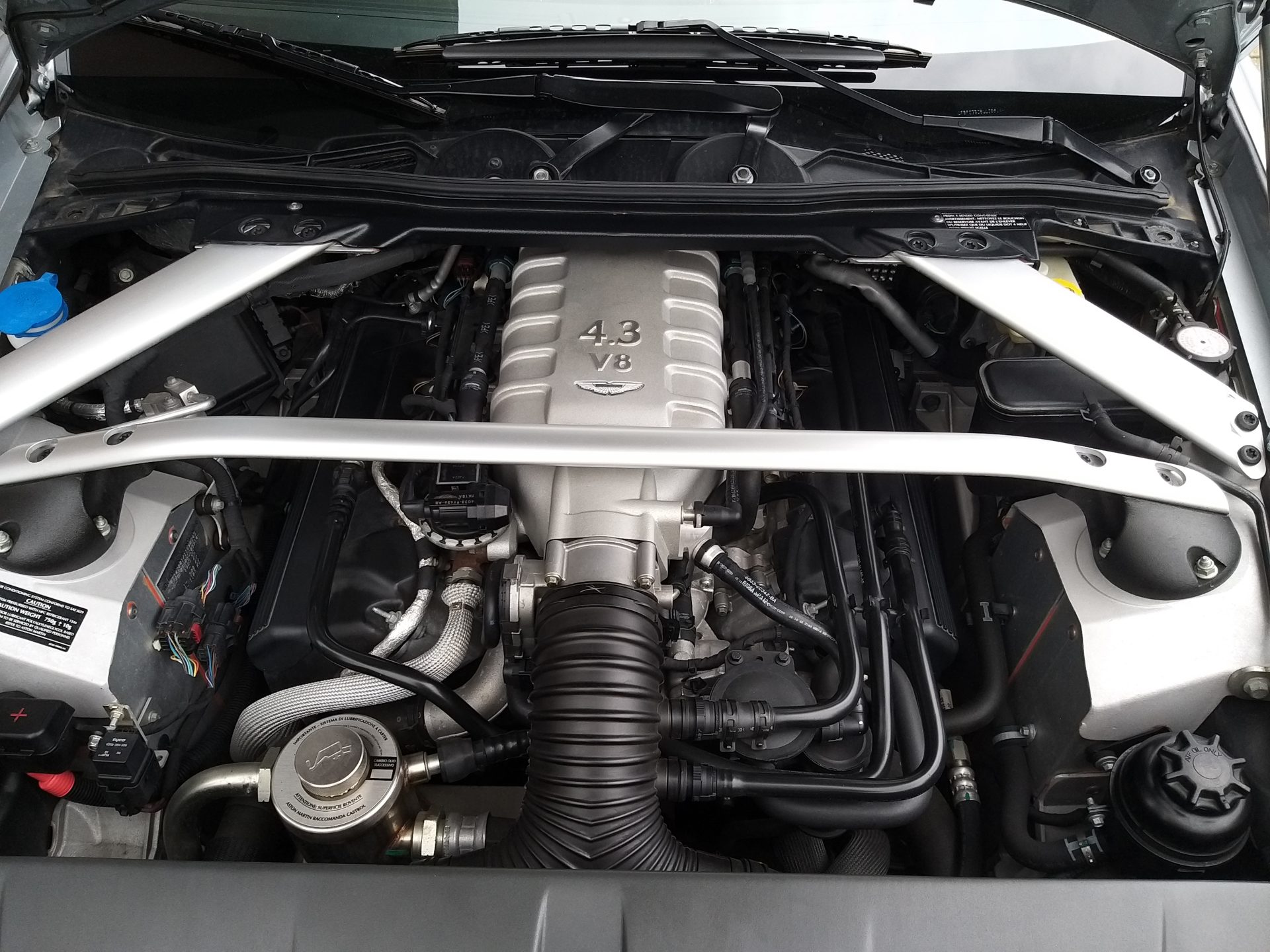 Aston Martin V8 Vantage 4,3 Lt