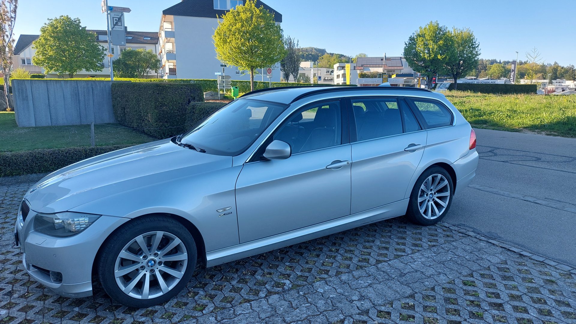 BMW 325i xDrive Touring