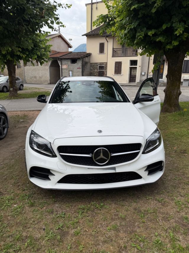 Vendo Mercedes-Benz c220d 4 Matic