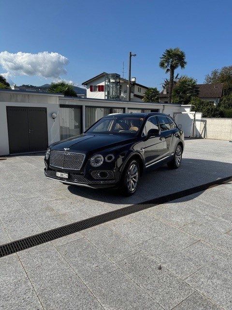 Bentayga W12 6.0 – 608 CV – 4WD – Automatico