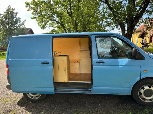 VW T5 Camper – Simple Vans "Nomad" Ausbau