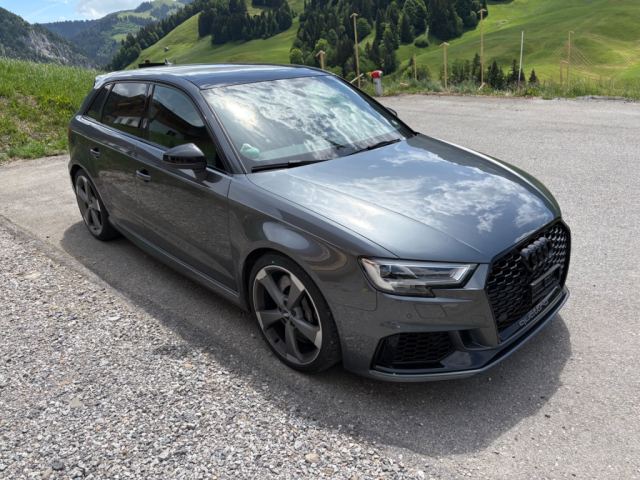 AUDI RS3 Sportback 2.5 TSI quattro S-tronic OHNE O