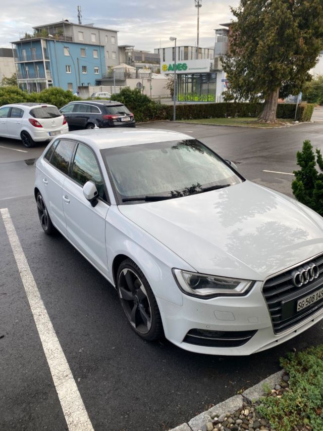 Audi A3 1.4 TFSI 220.000 140Ps mit Leder sitz ……..