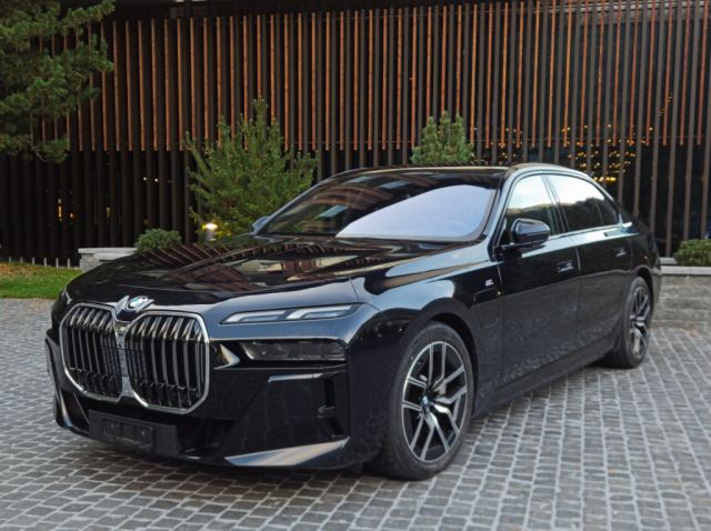 BMW 750e xDrive ///M sport