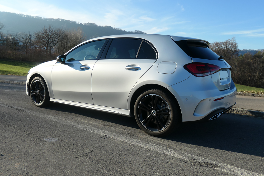 Mercedes Benz A250e AMG Line